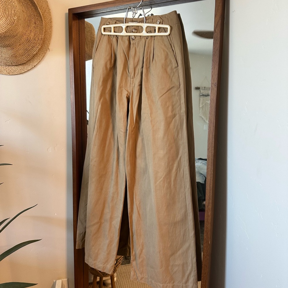 Madewell- The Curvy Harlow Wide-Leg Pant in Drapey Twill